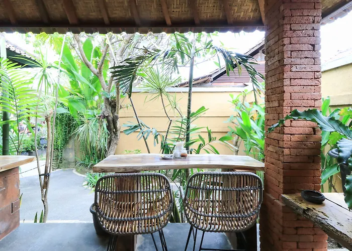 Wayan Guest house 2*